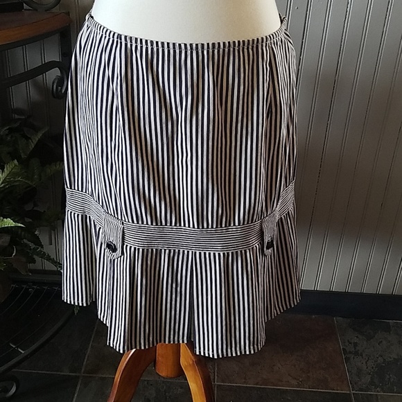 💕WORTH* Skirt - Picture 2 of 5